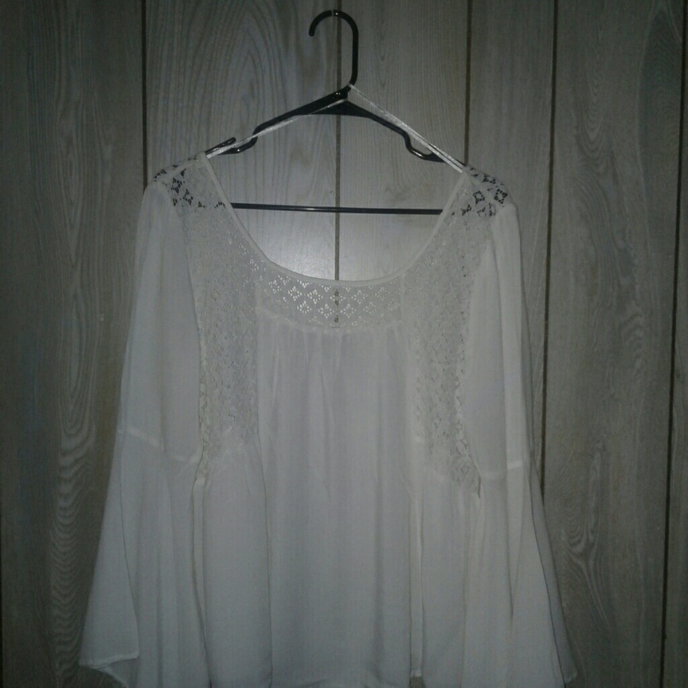 Ladie's White Cotton Blouse